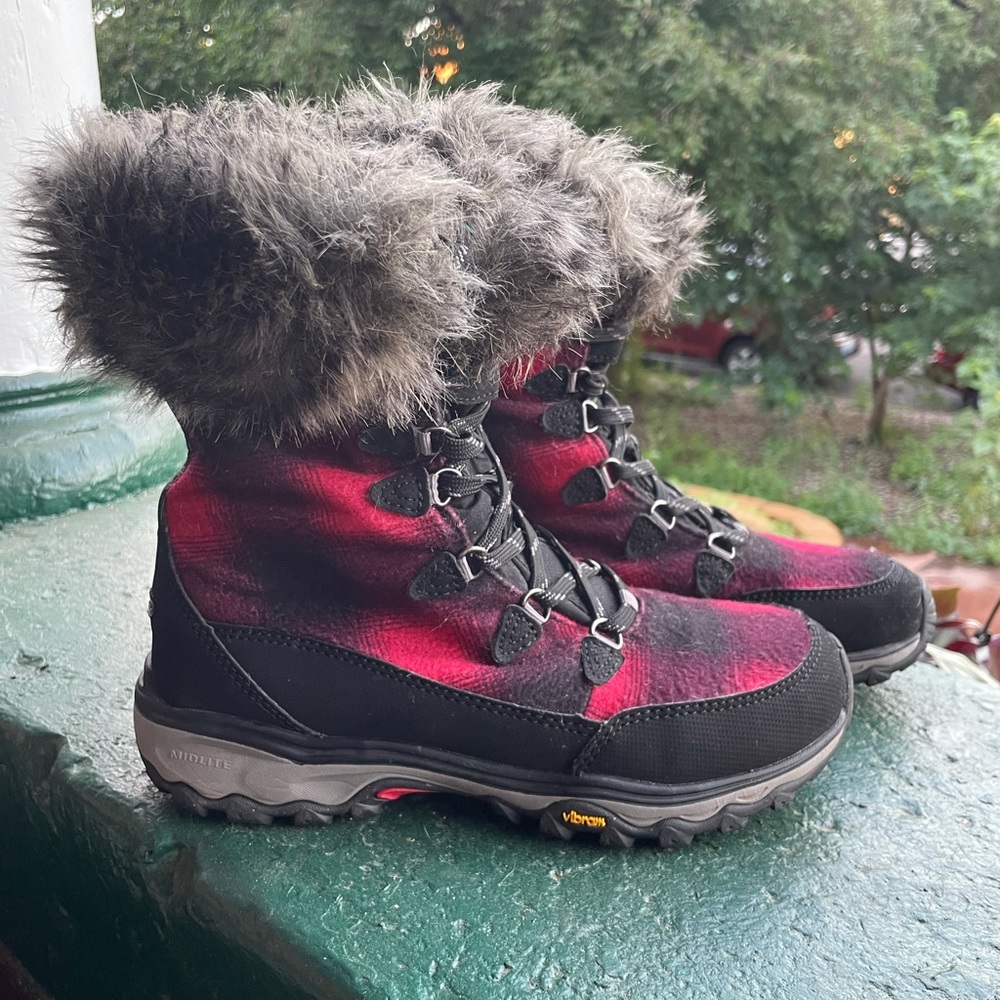 Eddie Bauer Snowboots - Plaid, Size 7.5